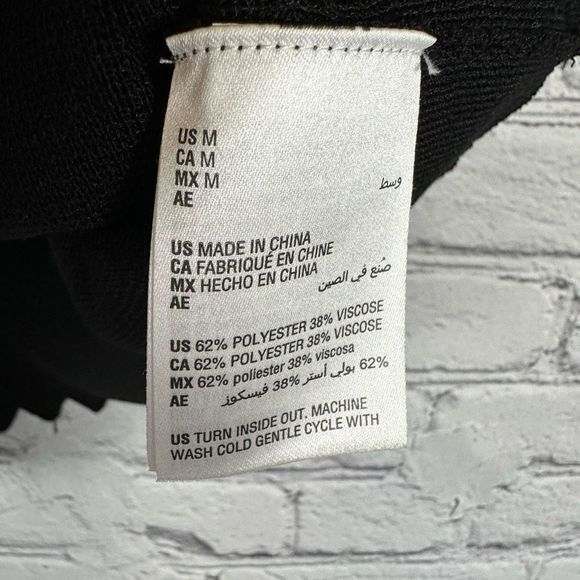 Bar III Women’s Sleeveless Sweater Shell Scalloped Details Dressy Lightweight M - Picture 5 of 6